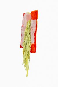 Muschel UFO IV, 2022, canvas, paint, acrylic hardener, chicken wire, 105 x 24 x 27cm